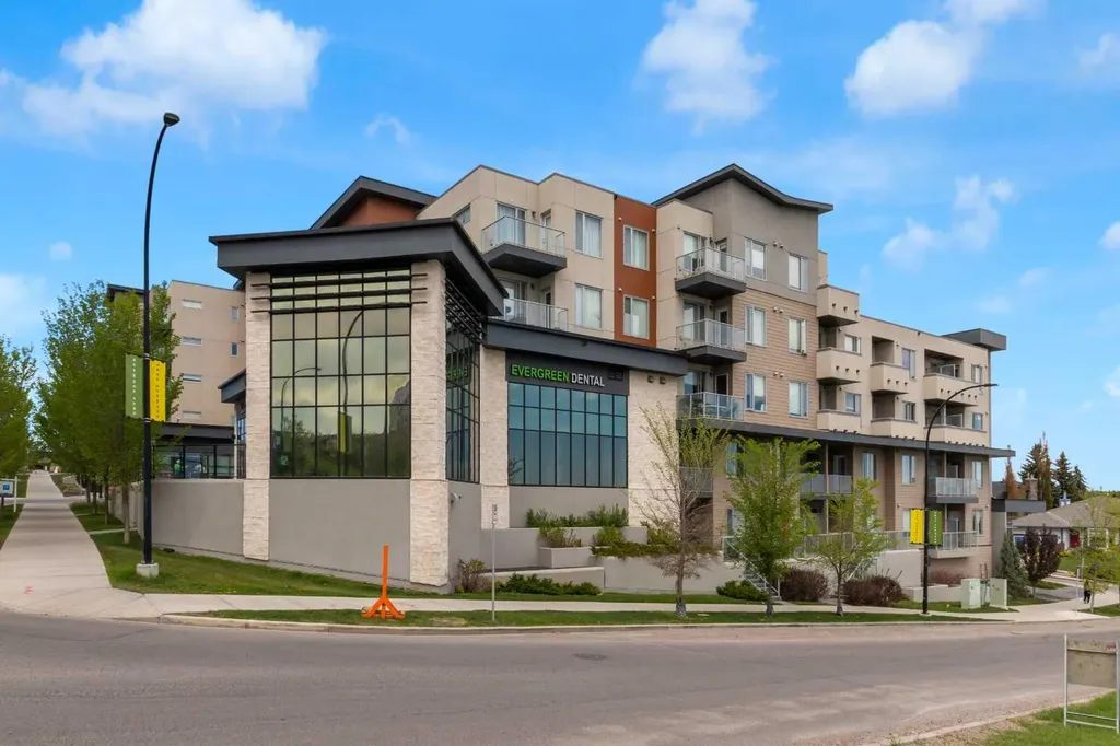 30 Shawnee Common SW Calgary AB T2Y 0R1