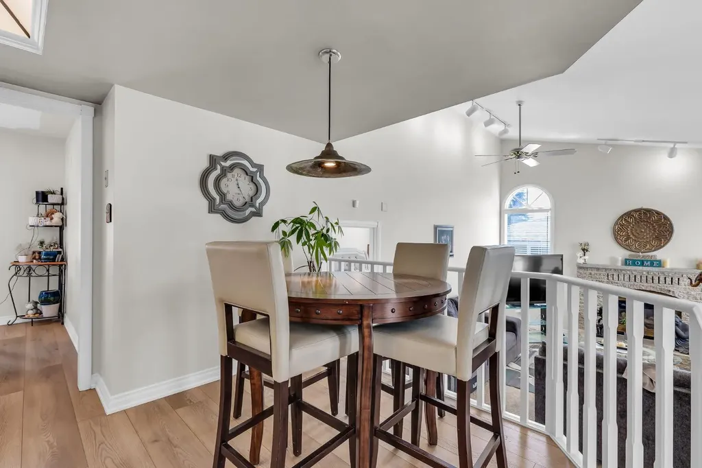 1811 13 Avenue NW Calgary AB T2N1L4
