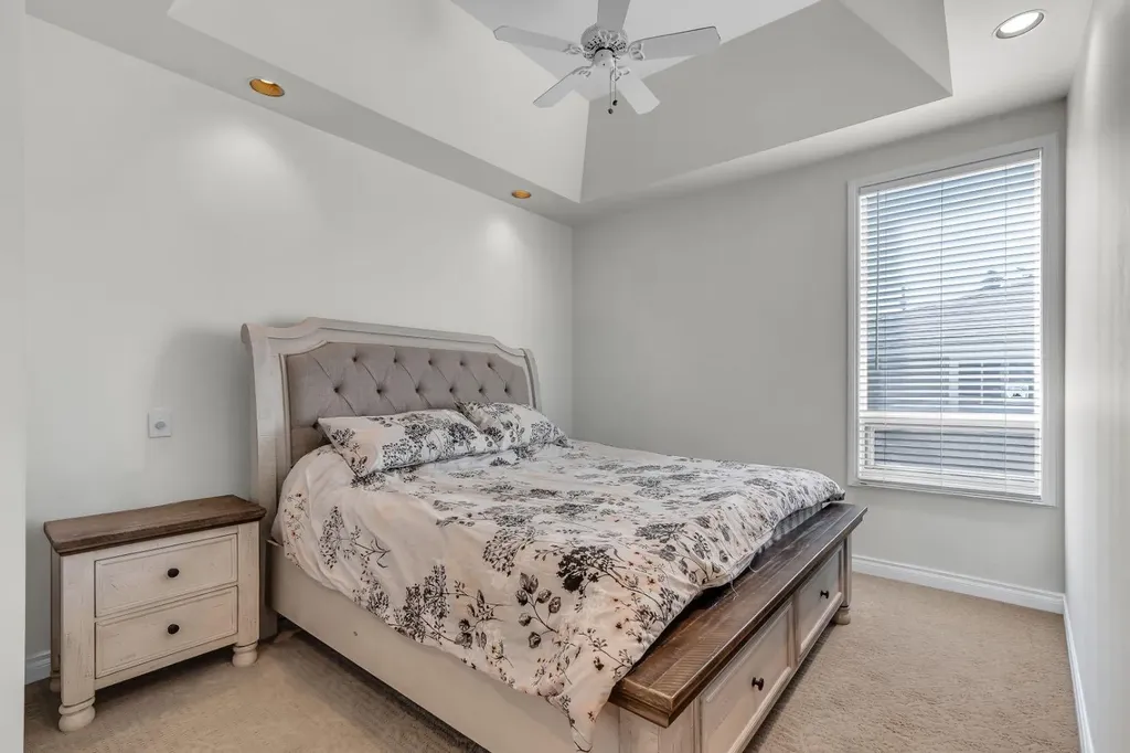 1811 13 Avenue NW Calgary AB T2N1L4