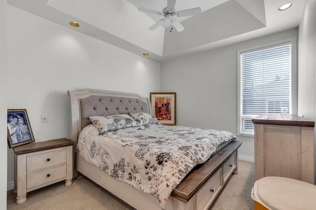 1811 13 Avenue NW Calgary AB T2N1L4
