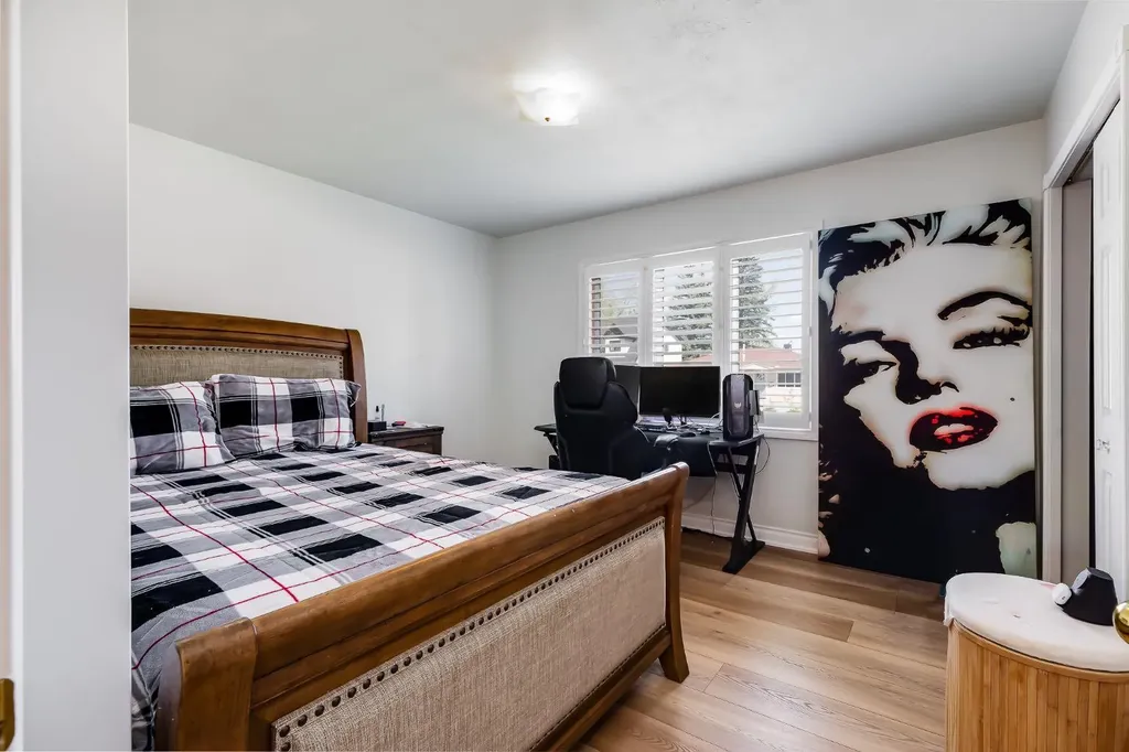 1811 13 Avenue NW Calgary AB T2N1L4