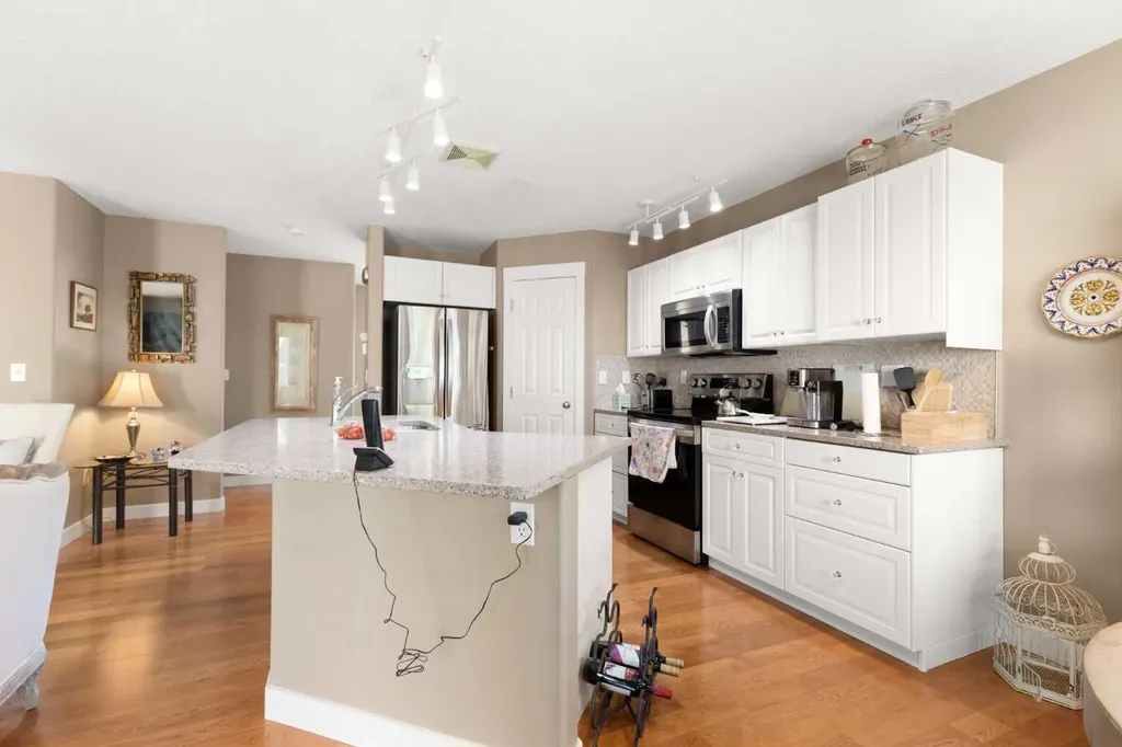 128 Preston Avenue NE Medicine Hat AB T1C0E6