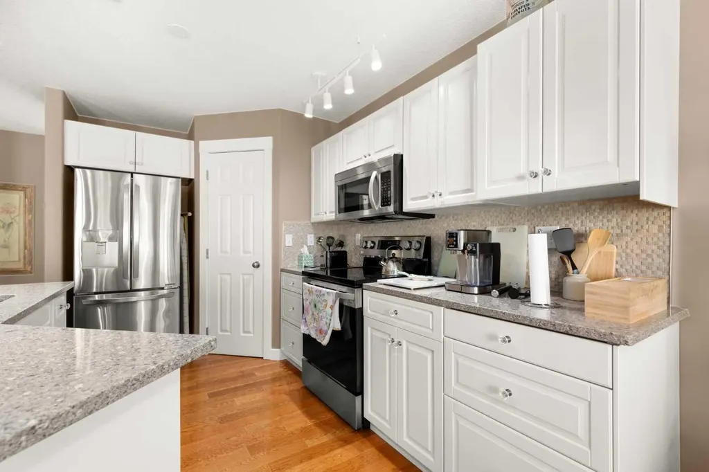 128 Preston Avenue NE Medicine Hat AB T1C0E6