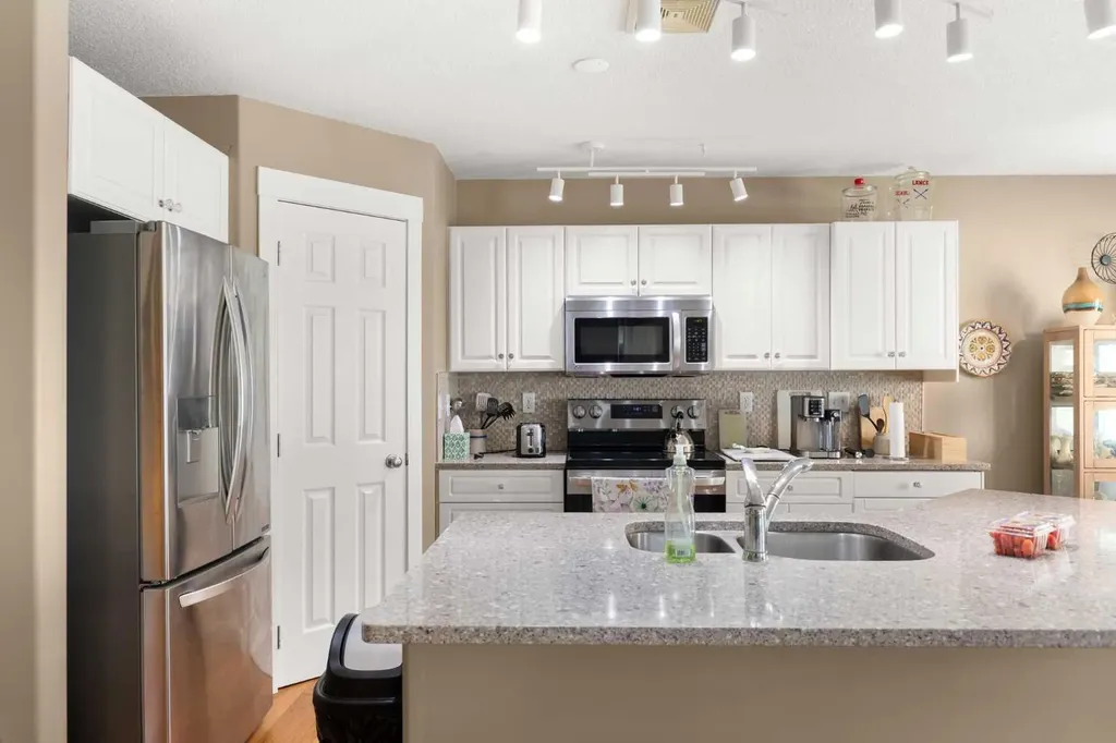 128 Preston Avenue NE Medicine Hat AB T1C0E6