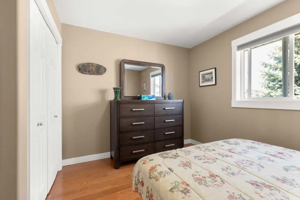 128 Preston Avenue NE Medicine Hat AB T1C0E6