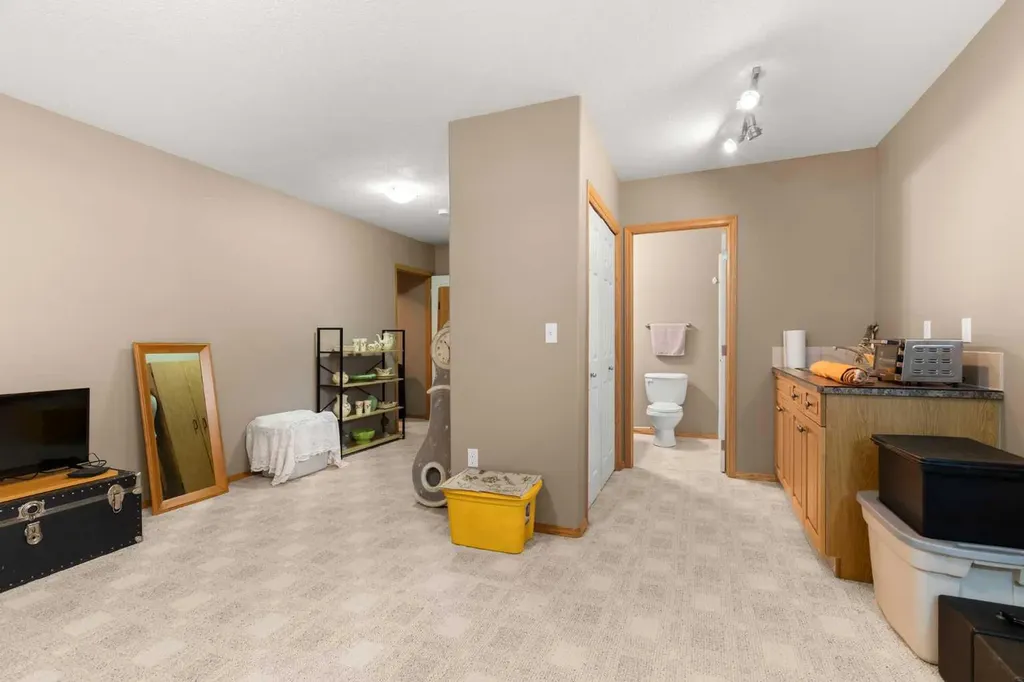 128 Preston Avenue NE Medicine Hat AB T1C0E6
