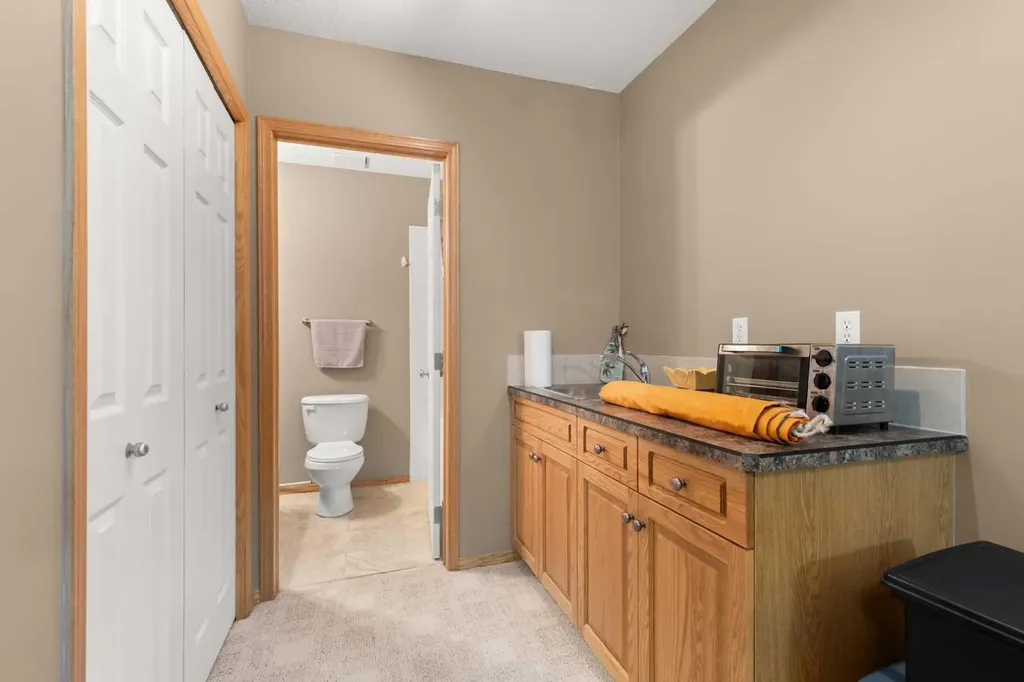 128 Preston Avenue NE Medicine Hat AB T1C0E6