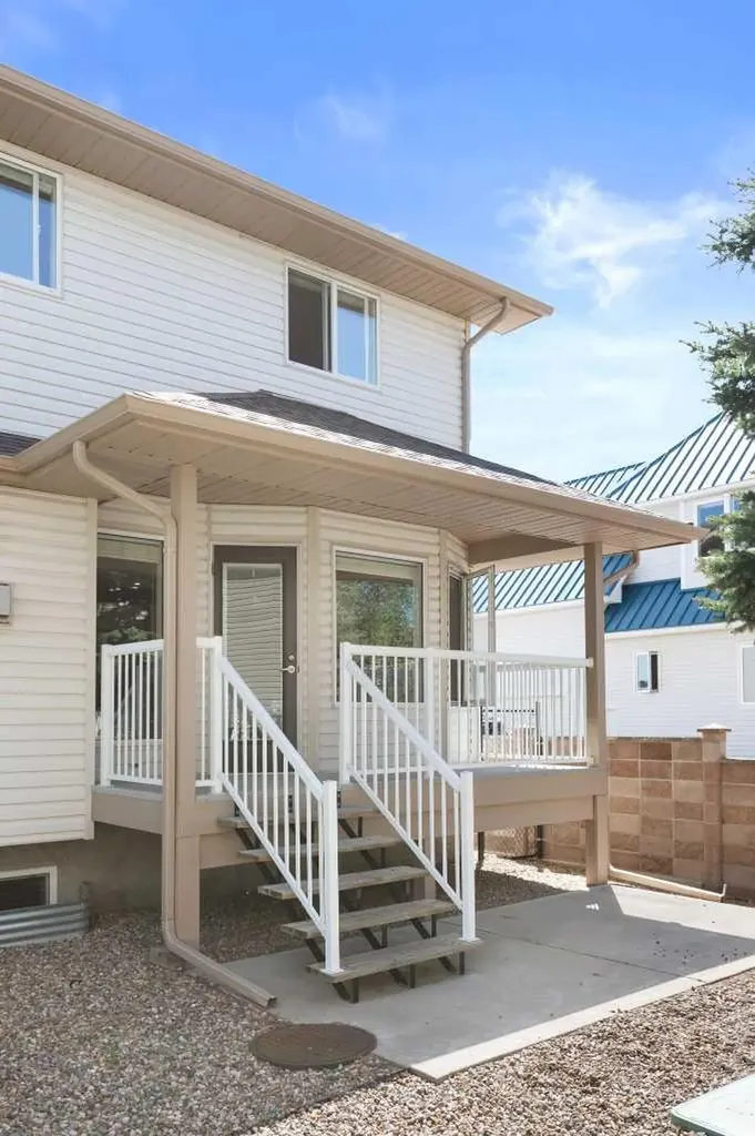 128 Preston Avenue NE Medicine Hat AB T1C0E6
