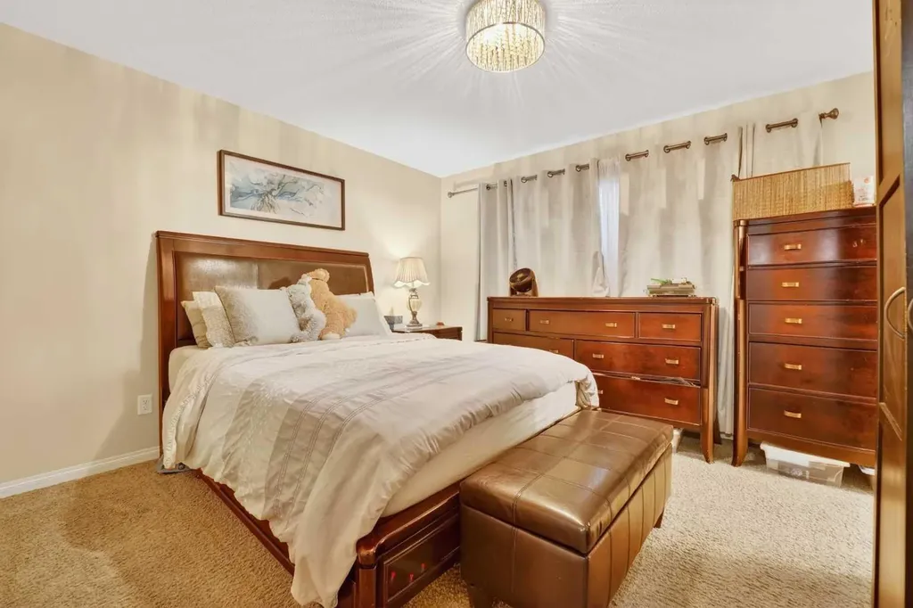 786 Silkstone Close W Lethbridge AB T1J 5C7