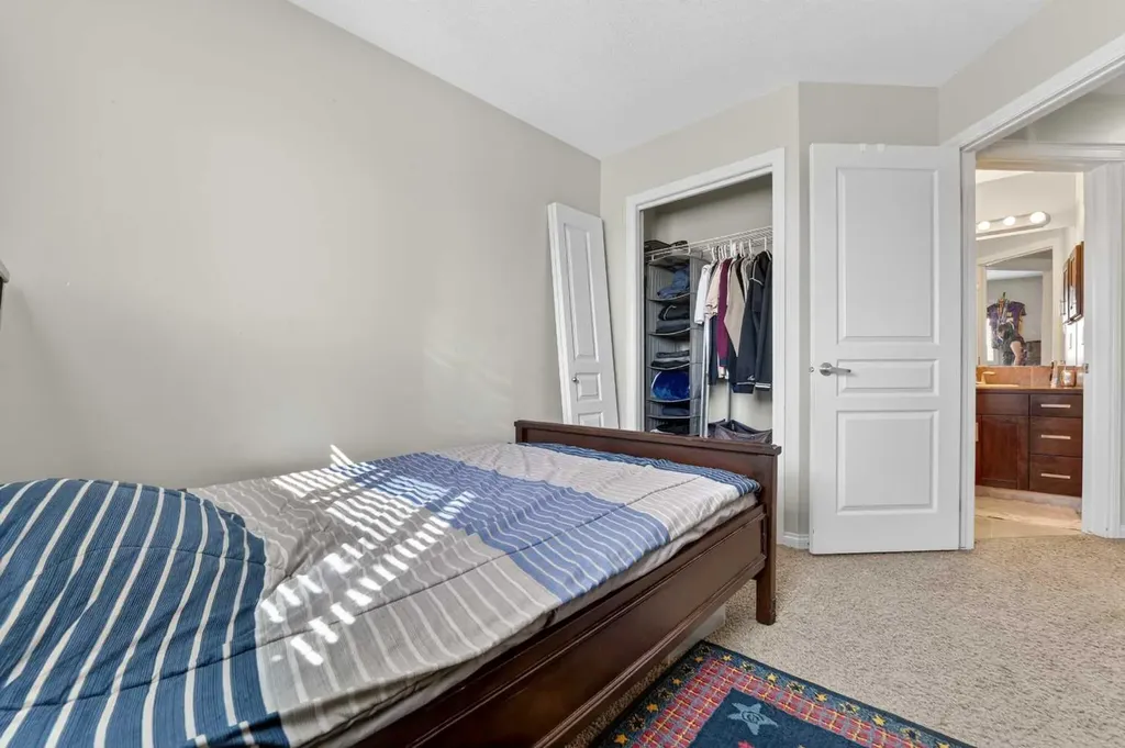 786 Silkstone Close W Lethbridge AB T1J 5C7