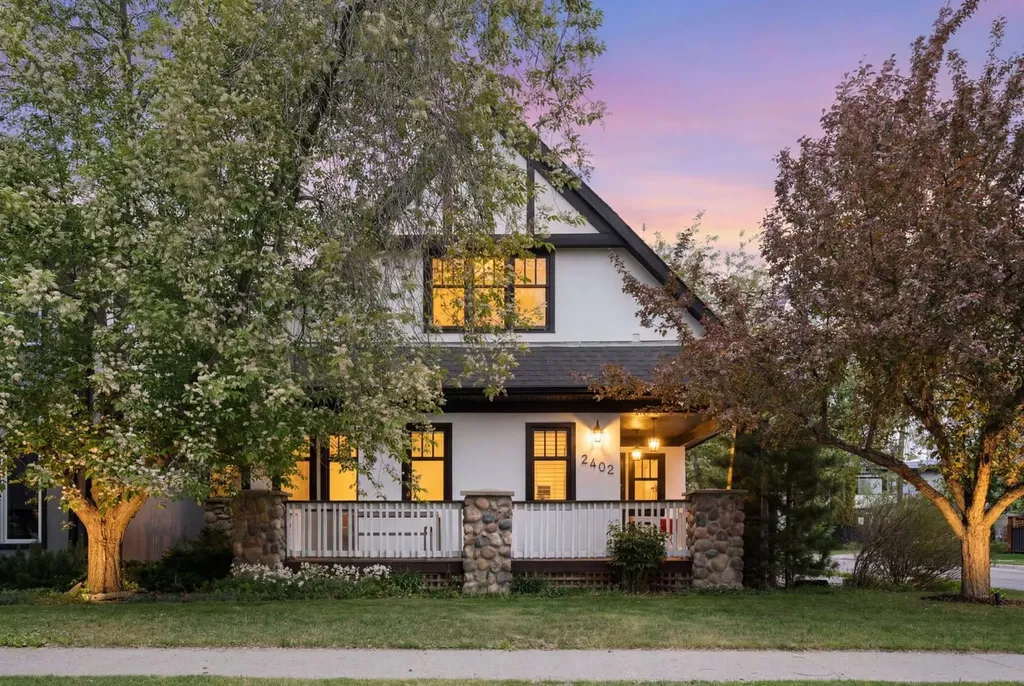 2402 Bowness Road NW Calgary AB T2N 3L7