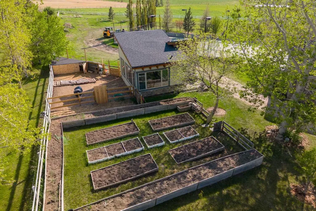 402041 28 Street E Rural Foothills County AB T1S 6C3