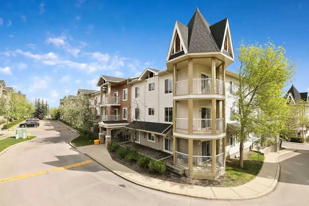 70 Panamount Drive NW Calgary AB T3K 5Z1