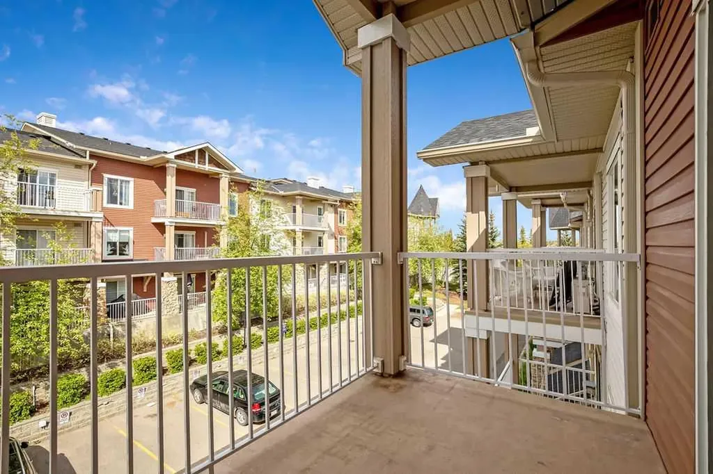 70 Panamount Drive NW Calgary AB T3K 5Z1
