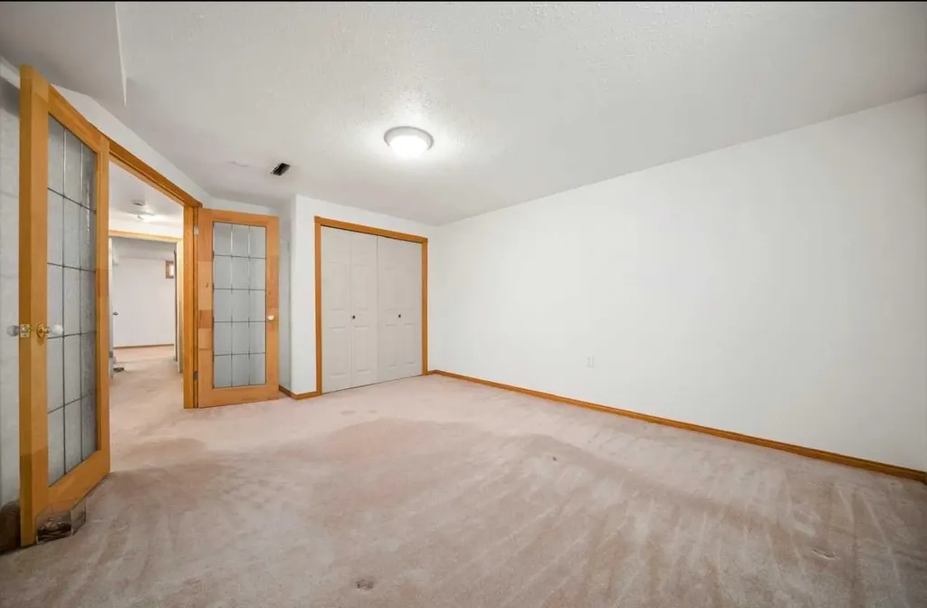 423 12 Street NE Medicine Hat AB T1A 5V3