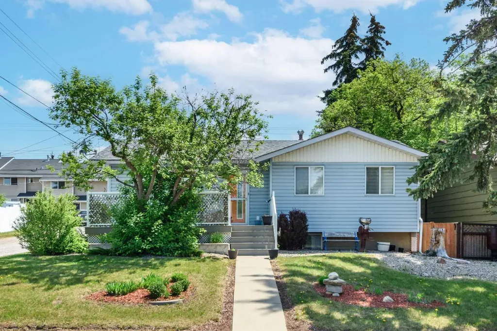 208 Van Horne Crescent NE Calgary AB T2E6H1