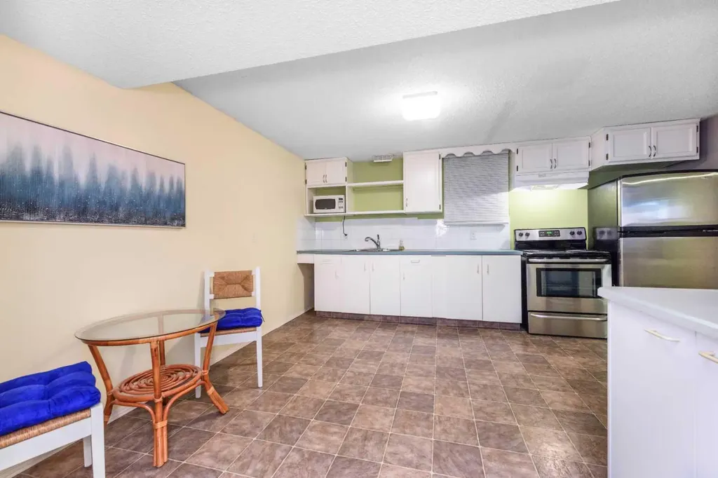 208 Van Horne Crescent NE Calgary AB T2E6H1