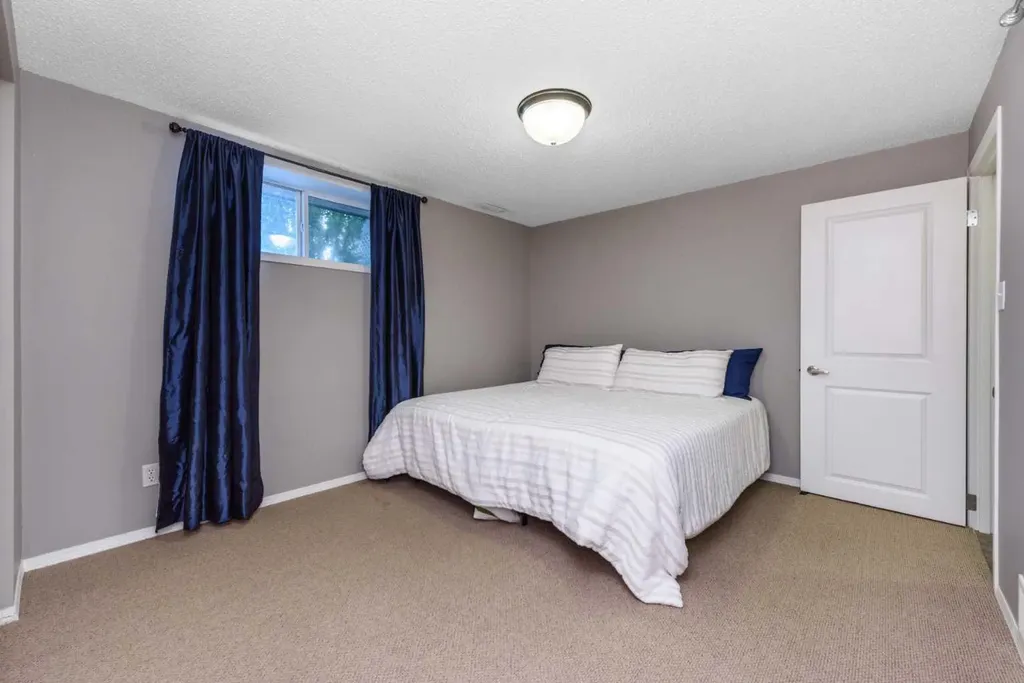 208 Van Horne Crescent NE Calgary AB T2E6H1