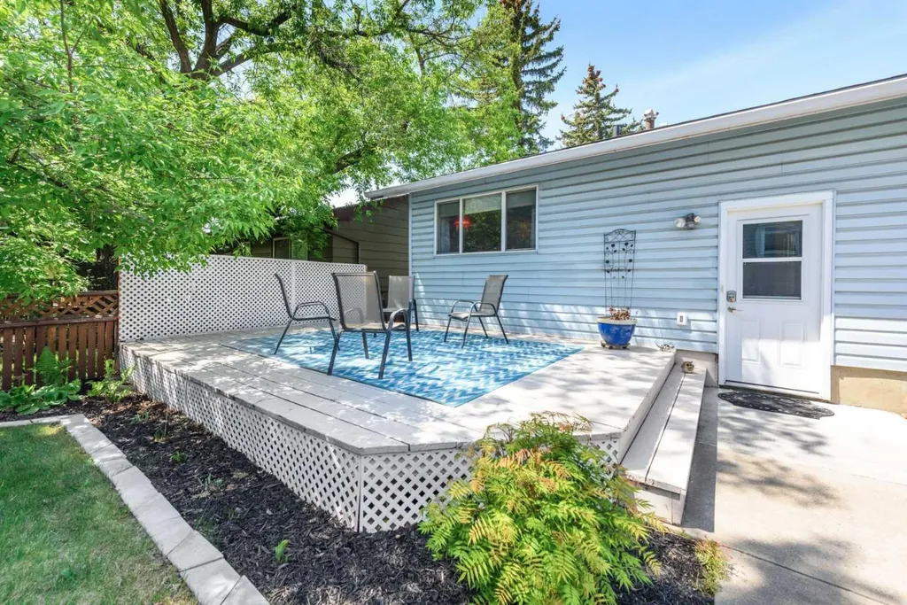 208 Van Horne Crescent NE Calgary AB T2E6H1