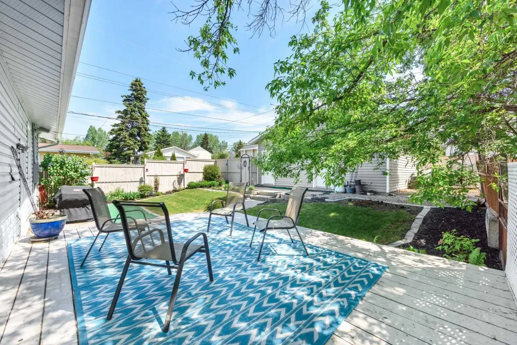 208 Van Horne Crescent NE Calgary AB T2E6H1