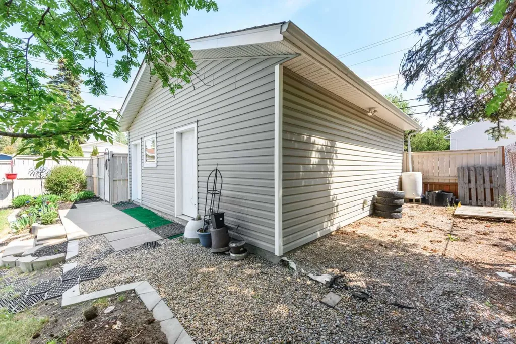 208 Van Horne Crescent NE Calgary AB T2E6H1