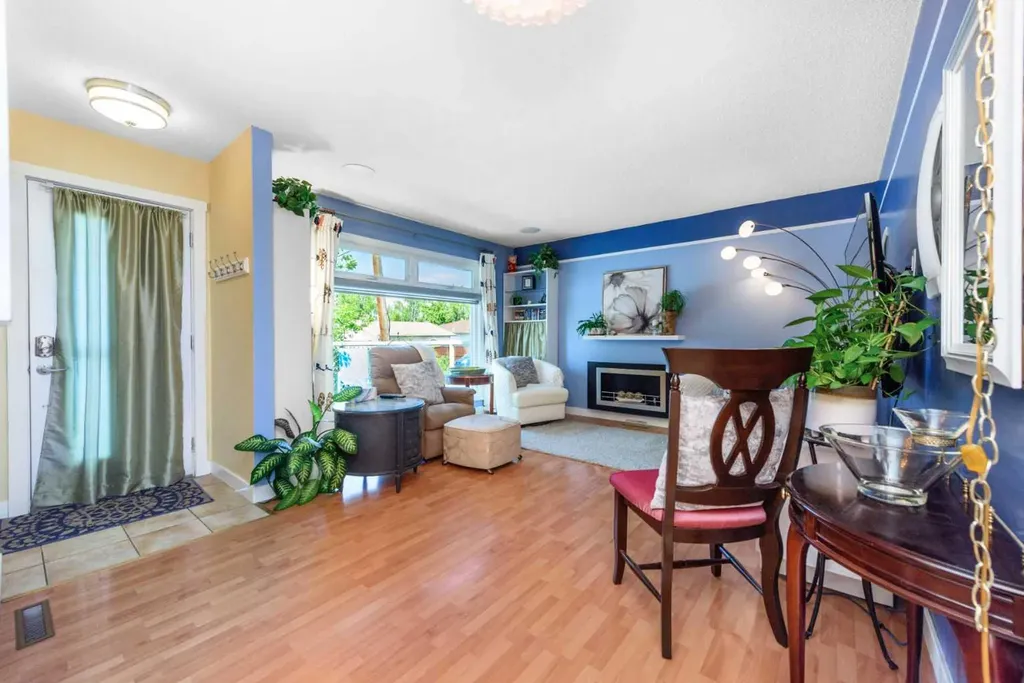 208 Van Horne Crescent NE Calgary AB T2E6H1