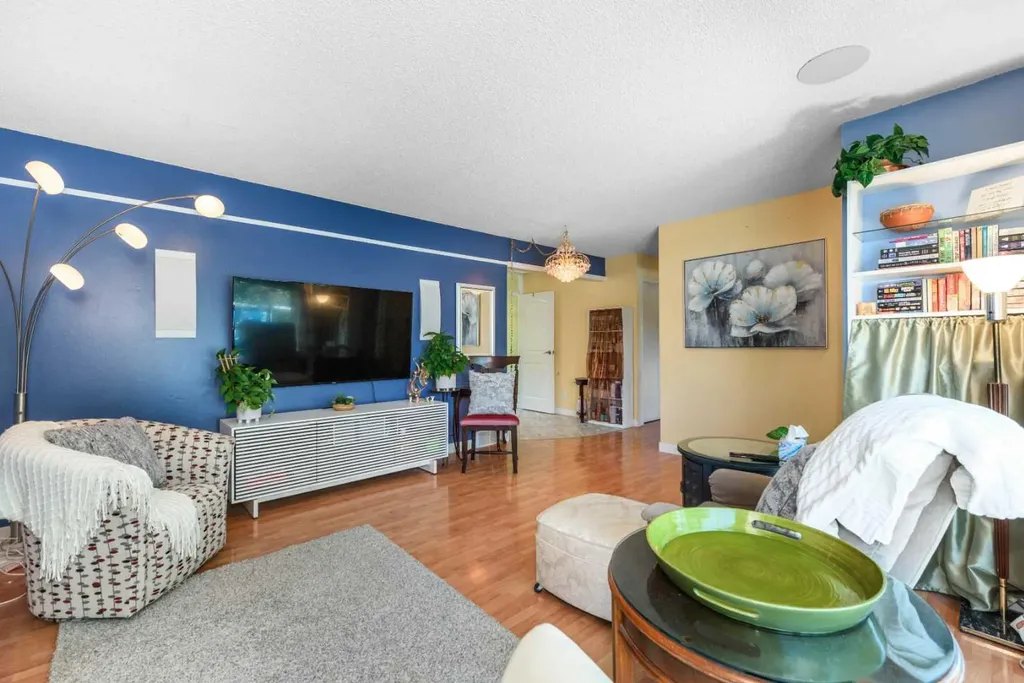 208 Van Horne Crescent NE Calgary AB T2E6H1