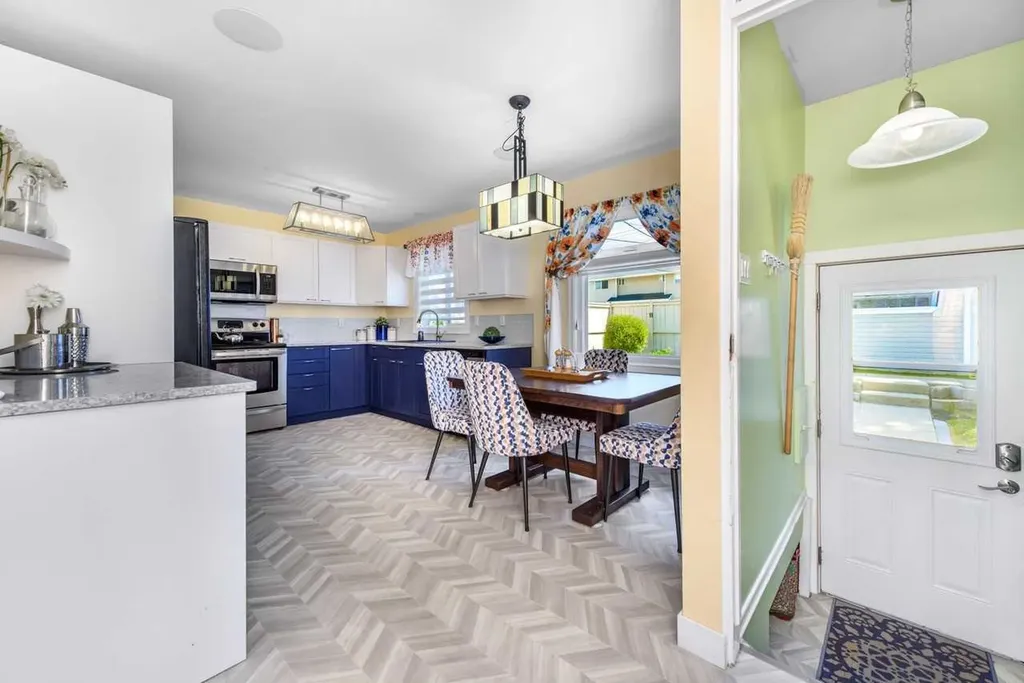 208 Van Horne Crescent NE Calgary AB T2E6H1