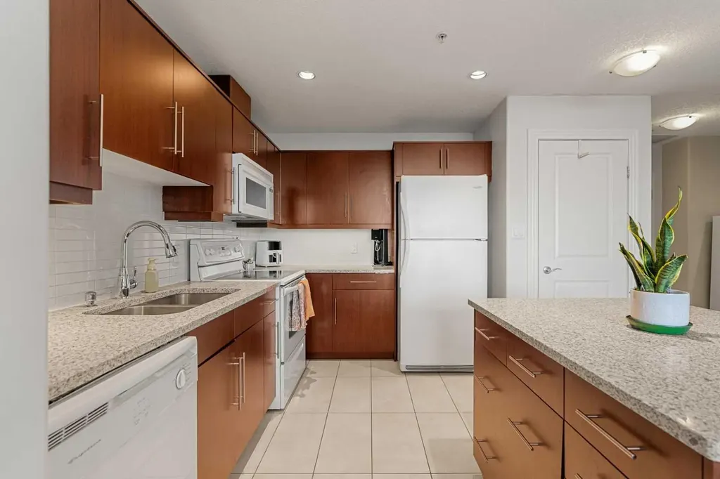 55 Spruce Place SW Calgary AB T3C 3X5