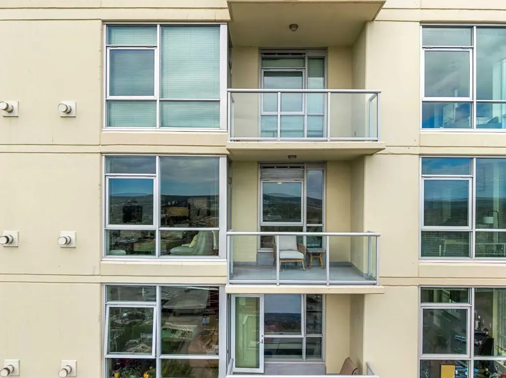 55 Spruce Place SW Calgary AB T3C 3X5
