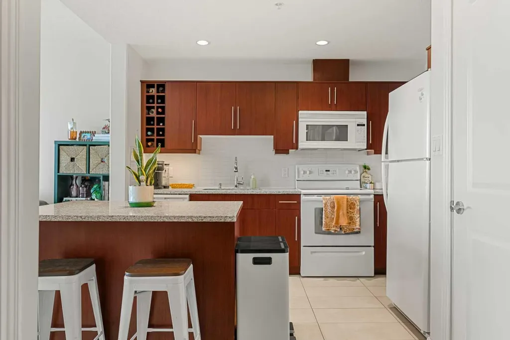 55 Spruce Place SW Calgary AB T3C 3X5