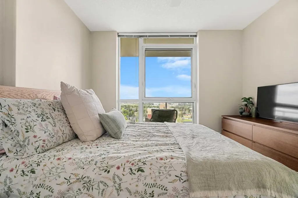 55 Spruce Place SW Calgary AB T3C 3X5