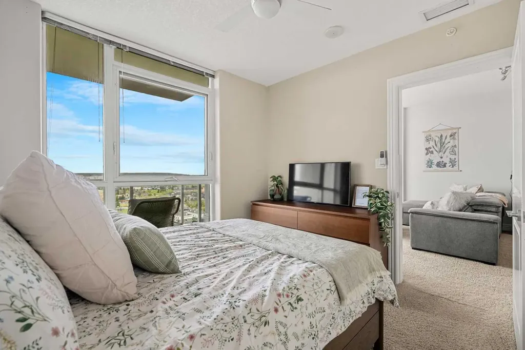 55 Spruce Place SW Calgary AB T3C 3X5