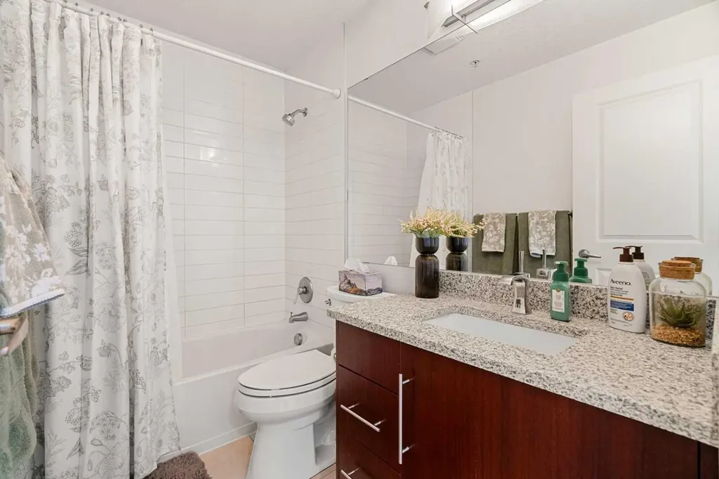 55 Spruce Place SW Calgary AB T3C 3X5