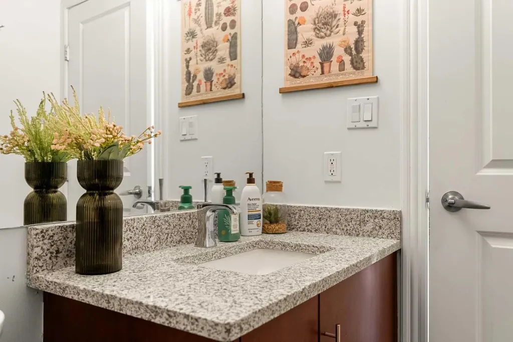 55 Spruce Place SW Calgary AB T3C 3X5