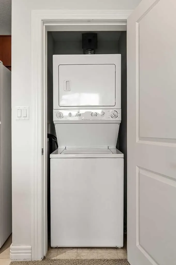55 Spruce Place SW Calgary AB T3C 3X5