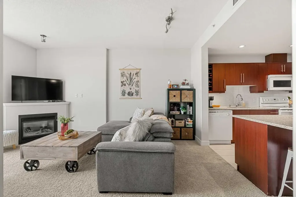 55 Spruce Place SW Calgary AB T3C 3X5