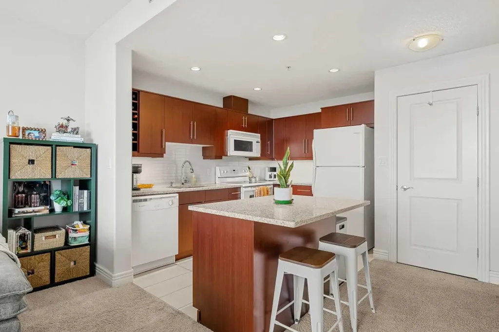 55 Spruce Place SW Calgary AB T3C 3X5