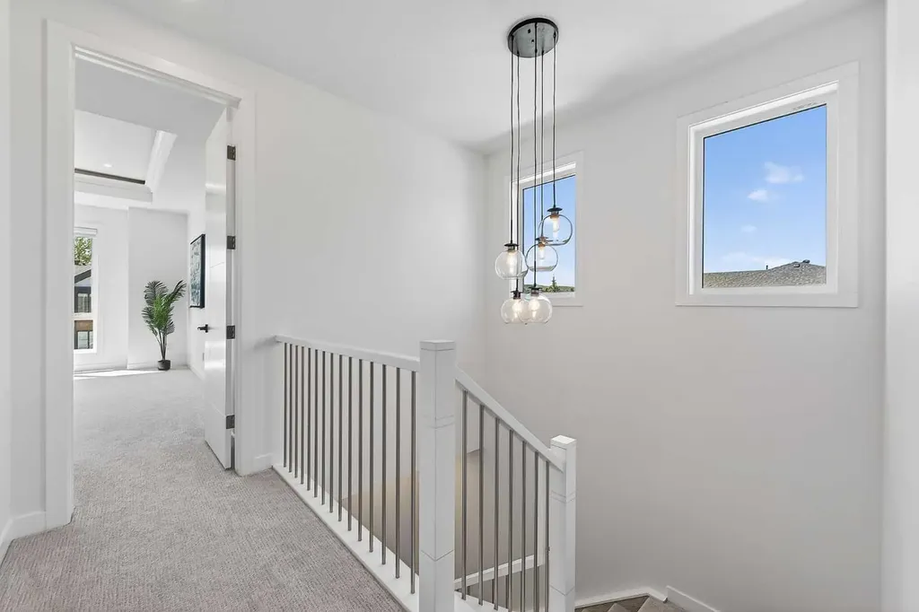 8124 47 Avenue NW Calgary AB T3B1Z5