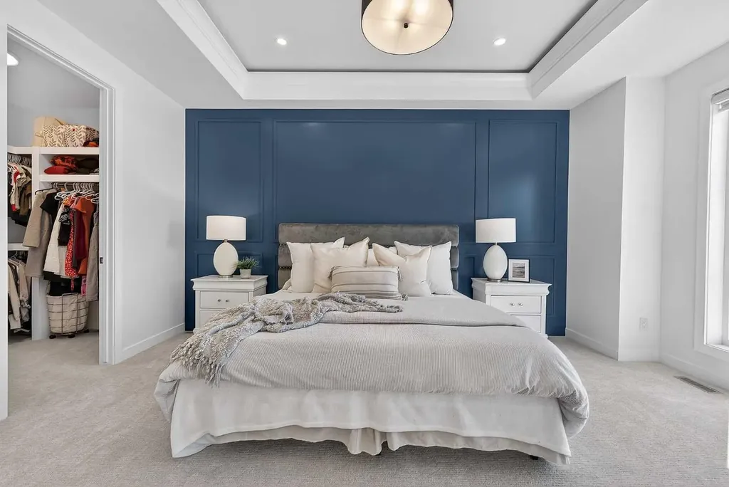 8124 47 Avenue NW Calgary AB T3B1Z5