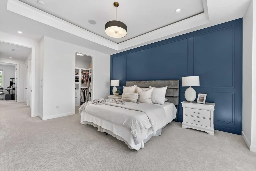 8124 47 Avenue NW Calgary AB T3B1Z5
