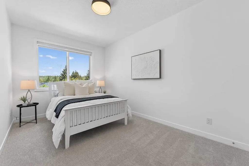 8124 47 Avenue NW Calgary AB T3B1Z5
