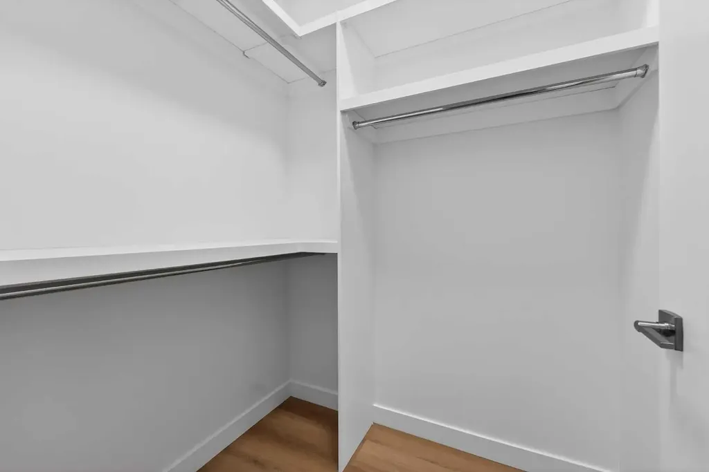 8124 47 Avenue NW Calgary AB T3B1Z5