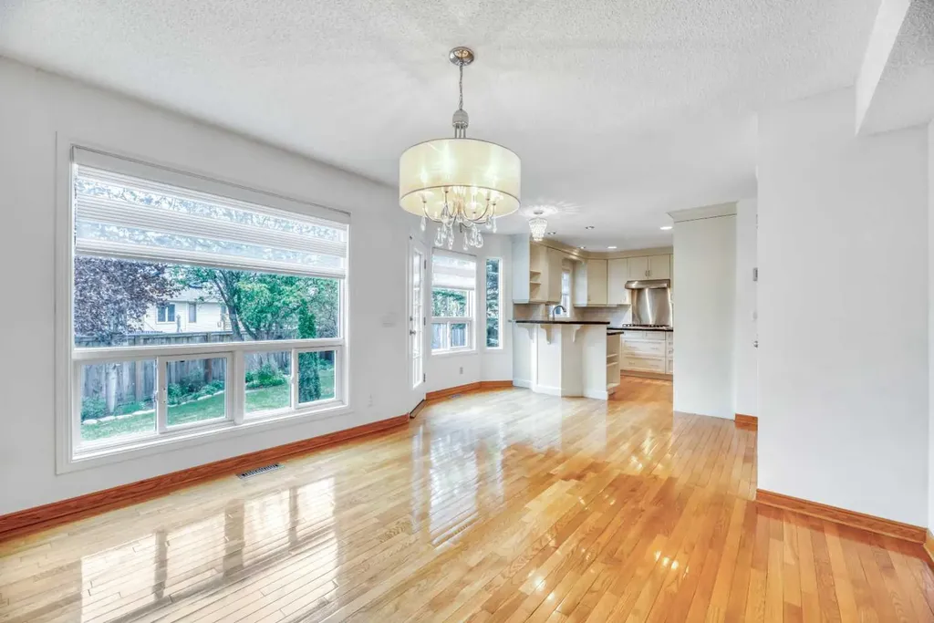 37 Shawbrooke Bay SW Calgary AB T2Y 3A1