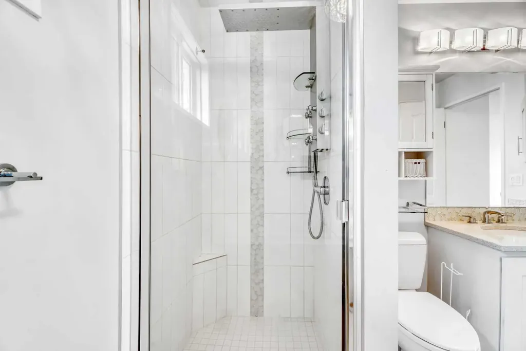37 Shawbrooke Bay SW Calgary AB T2Y 3A1