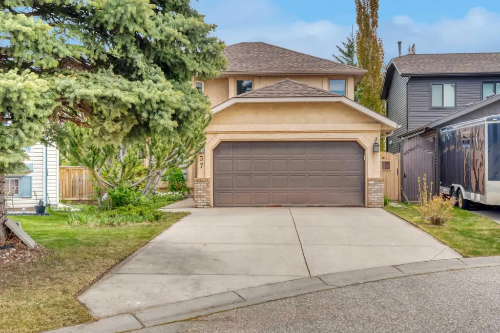 37 Shawbrooke Bay SW Calgary AB T2Y 3A1