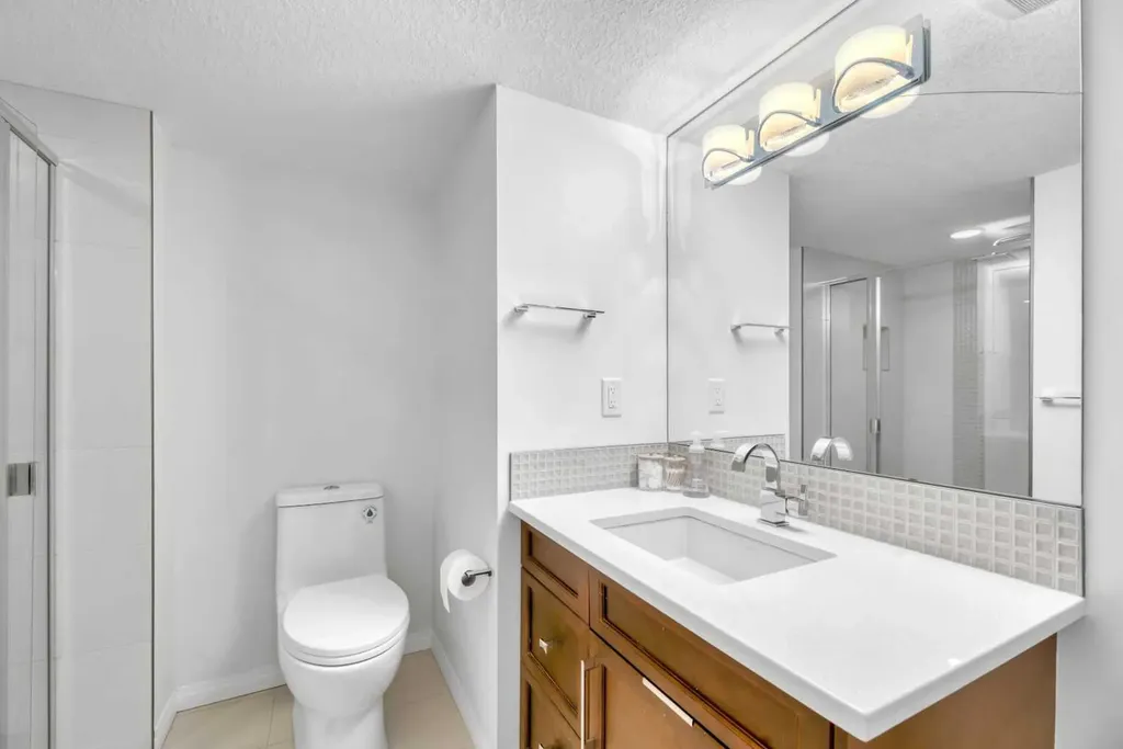 37 Shawbrooke Bay SW Calgary AB T2Y 3A1