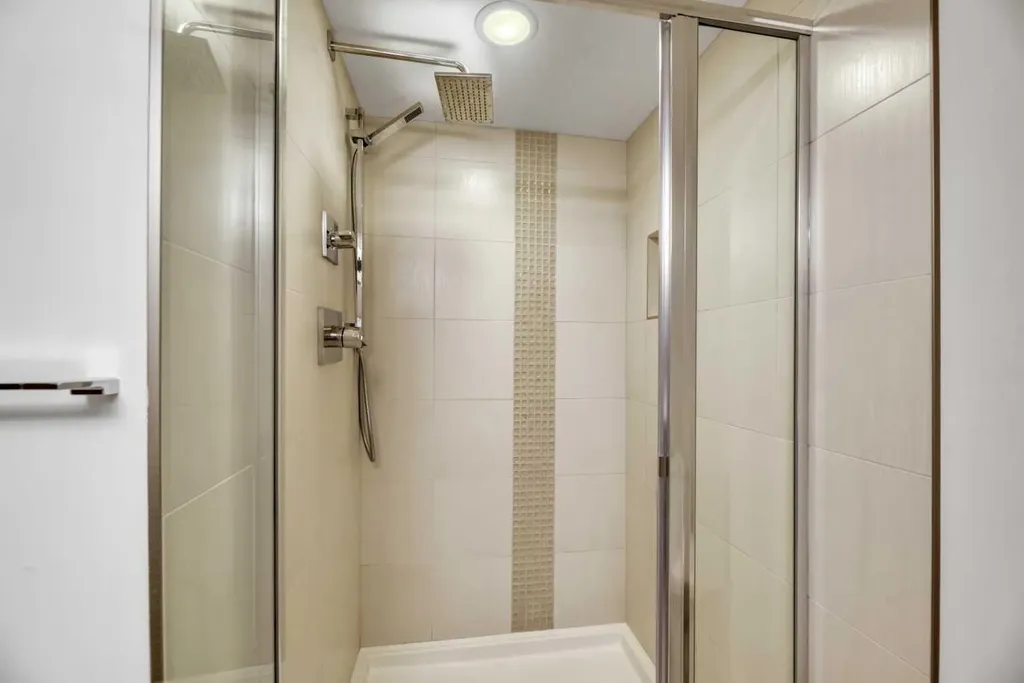 37 Shawbrooke Bay SW Calgary AB T2Y 3A1