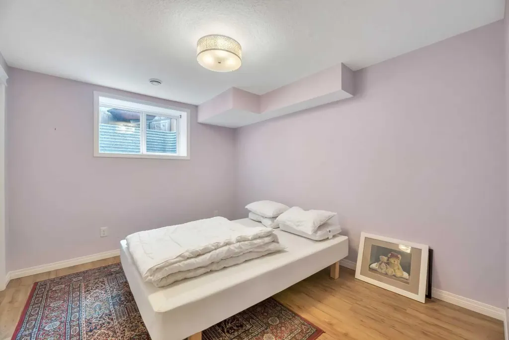37 Shawbrooke Bay SW Calgary AB T2Y 3A1