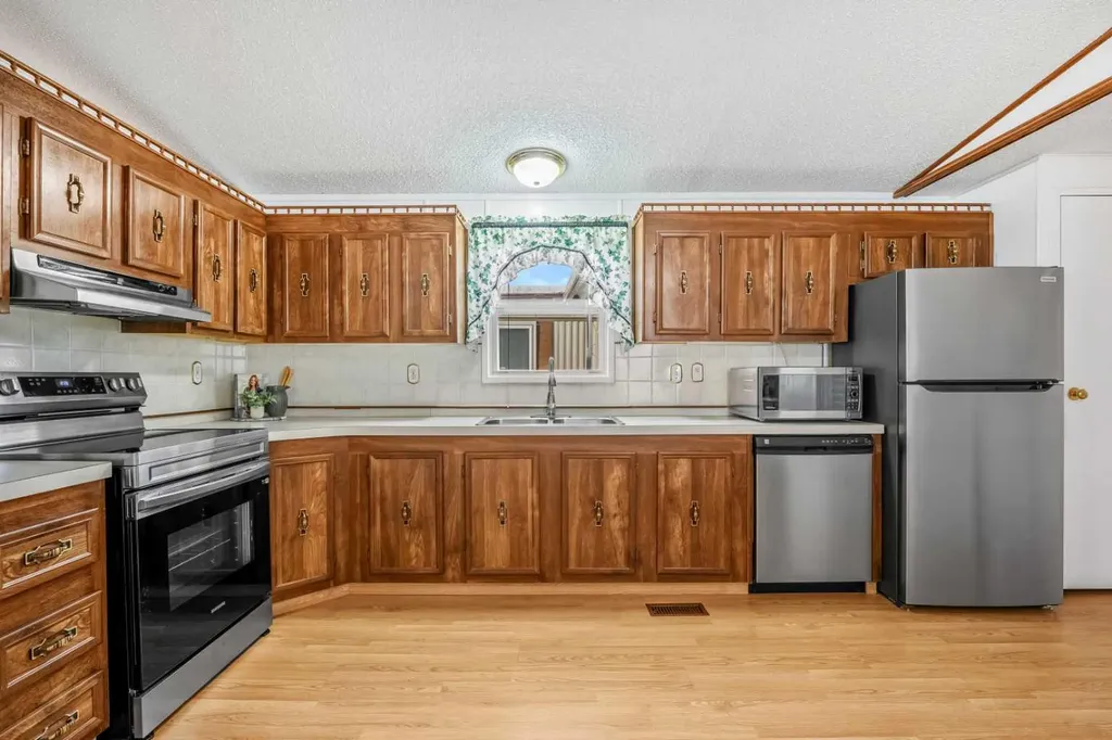 99 Arbour Lake Road NW Calgary AB T3G 4E4
